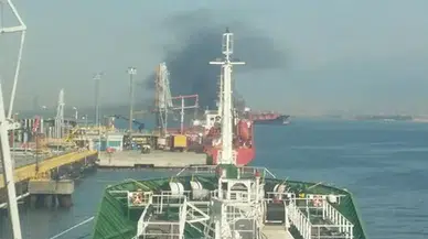 Kocaeli Körfezi'nde LPG yüklü tanker alev alev yanıyor