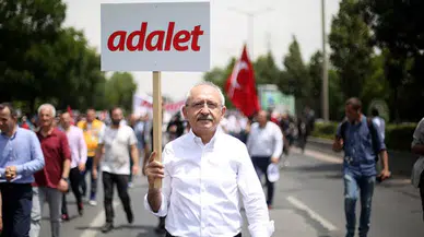 'Adalet Yürüyüşü'ne katılım arttı; kortejde 1011 metrelik bayrak açıldı