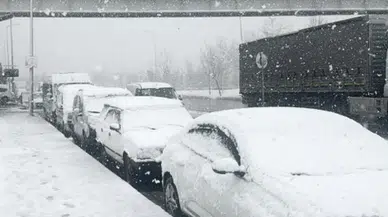 İstanbul'da okullar bugün kar nedeniyle 1 gün tatil edildi
