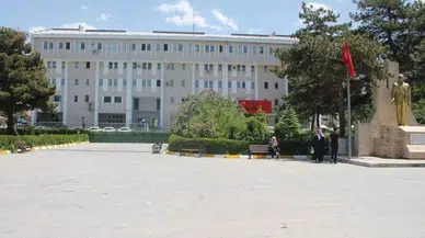 Van'da bomba yüklü araç son anda engellendi; 2 PKK'lı öldü