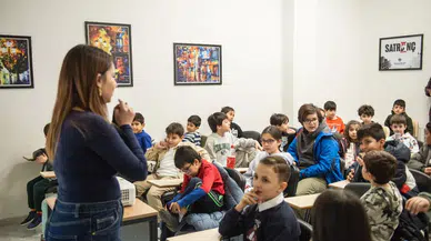 Mersin Yenişehir'de Çocuklara Yapay Zeka Eğitimi: Teknolojiyi Anlayan Nesiller Yetişiyor