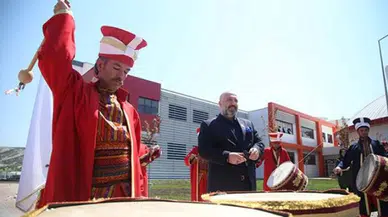 2. Abdülhamid'in torunu üniversitede böyle karşılandı