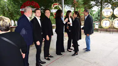 Demet Akbağ'dan anneye son bakış