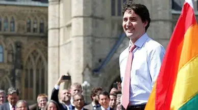 Kanada'da bir ilk; Başbakan Trudeau LGBTİ Onur Yürüyüşü'ne katıldı