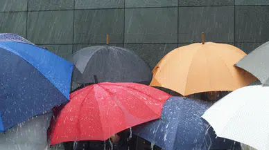 Meteoroloji saat verdi ! Şemsiyeleri çıkarın