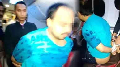 Uçakta akıl almaz olay! Film izleyip kendini tatmin etti