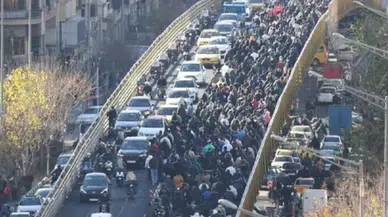 İran'da rejim karşıtı protestolarda tansiyon yükseliyor