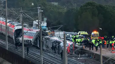 İspanya'da Hızlı Tren Faciası: İki Tren Çarpıştı, En Az 30 Kişi Hayatını Kaybetti