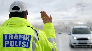 Kamyonun kadına çarptığı kaza anı kamerada