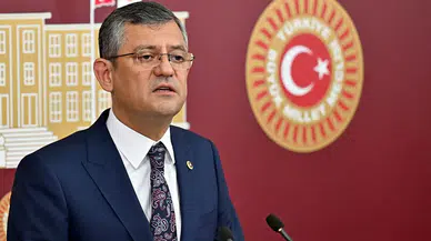 Özgür Özel'den Ev Hapsindeki İsmail Saymaz ve Murat Ağırel'e Destek: Tutuklu Gazetecilerin Ailelerini de Aradı