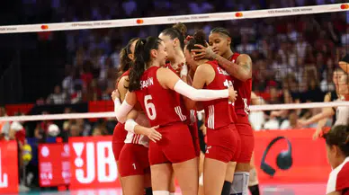 Rahmi Koç'tan Filenin Sultanları'na Büyük Prim İddiası! 16 Voleybolcuya 1'er Milyon Dolar