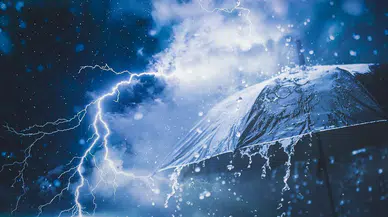 Meteoroloji'den 7 İl ve Çevresine Kuvvetli Sağanak Uyarısı: Sel ve Hortum Riski!