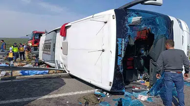 Manisa'da Feci Otobüs Kazası! Yolcu Otobüsü ile TIR Çarpıştı: 11 Kişi Hayatını Kaybetti, 27 Yaralı