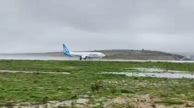 Antalya'da Şiddetli Yağış Uçak Seferlerini Vurdu! İniş Yapamayan Uçaklar Başka Havalimanlarına Yönlendirildi