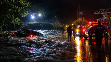 İstanbul Pendik'te Dere Taştı: Sel Sularına Kapılan 2 Kişi Kayıp
