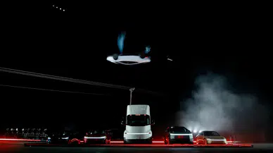 Yeni Tesla'nın Bu Özelliği Çok Konuşulacak! Hem Karada Hem Yerde Uçuyor!