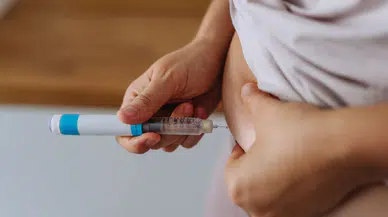 Zayıflama İğnelerinde Gizli Tehlike: B12 ve Protein Eksikliği ile Kas Kaybına Dikkat!