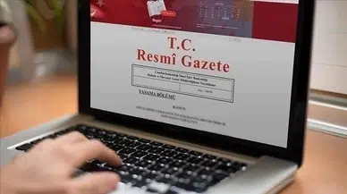 Resmî Gazete'de Yeni Karar! Sınavsız Müdür Atamalarına 3 Yıl Şartı Getirildi