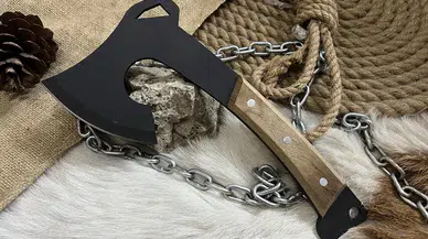 İzmir'de iki ayrı lisede güvenlik alarmı! Öğrencilerin okula bıçak ve baltayla girdiği iddia edildi