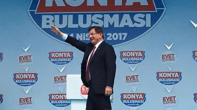 Ahmet Davutoğlu Konya Mitinginde Verilen Evet Şapkasını Kenara Koydu
