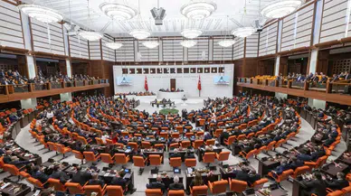 600 milletvekili, 1 başkan , 26 dışarıdan bakan