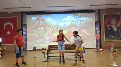Çiğli'de çocuklar tiyatro ile hijyen ve çevre bilinci kazandı