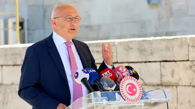 CHP'li Çakırözer Milli Yüzücü Sümeyye ve Engelli Yüzücüleri Ziyaret Etti