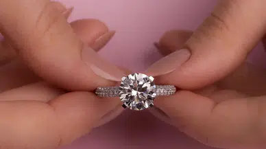 Motorlu 20 arkadaşıyla geldi, kaza yaptı pes etmedi, evlilik teklifi etti ve...