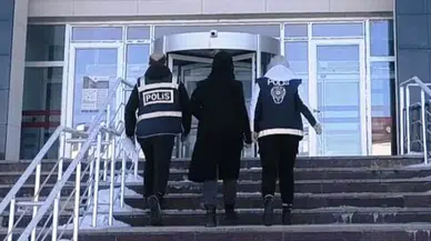 Çelenkleri parçalayan kadın adli kontrolle serbest