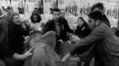 Bakırköy'de 'Hayır' standı açan kadınlara saldırı: 'Vururuz abla'