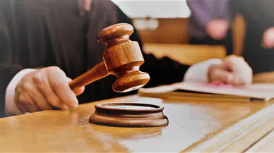 İzmir'de imam ve müezzine 'sala tepkisi' davası ertelendi