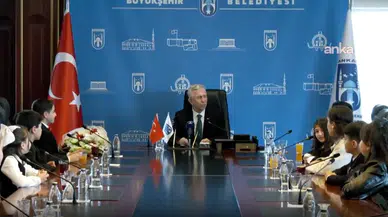 Mansur Yavaş 23 Nisan’da koltuğunu çocuklara devretti: “Hiçbiri maddi imkânsızlık nedeniyle eğitimden geri kalmasın”