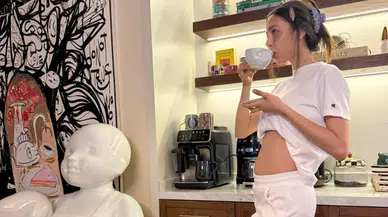 Özlem Ada Şahin, mevlitte mini elbise giyince tepki aldı