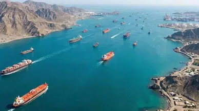 Hürmüz Boğazı’nda abluka gerilimi: Çin tankerleri geçiş yaptı, enerji piyasaları sarsılıyor