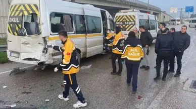 Bursa'da iki servis aracı çarpıştı