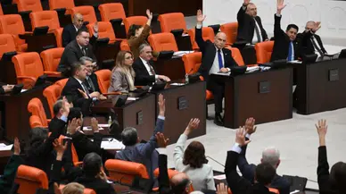 CHP Atatürk'e Hakaret Edenlerin Devletle İlişkileri Araştırılsın dedi, AKP reddetti