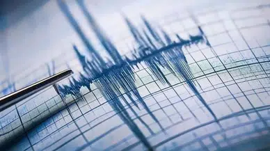 AFAD duyurdu: İzmir’de korkutan deprem! Foça açıklarında sarsıntı paniğe neden oldu