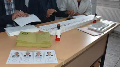 AGİT raporu: "Yetkililer, depremden etkilenen yaklaşık 2 milyon seçmenin oy kullanmasını kolaylaştırmak için yeterli önlem almadı"