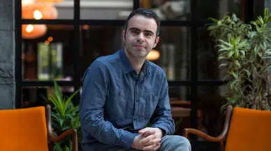 'Kitap fuarında imza attığında kendini yazar sanan tuhaf insanlar türedi'
