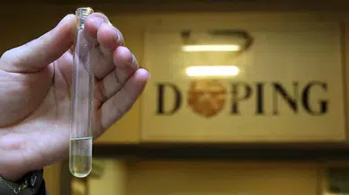 Dopingden ceza alan sporcular federasyon başkanını silahla tehdit etti!