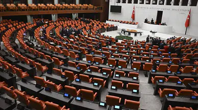 Anayasa komisyonunda su şişesi tedbiri