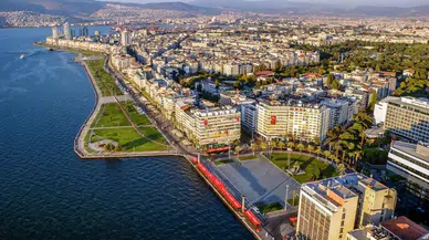 İZMİR SAADET ÖĞRETMENİNE VE ÇOCUKLARINA SAHİP ÇIKTI