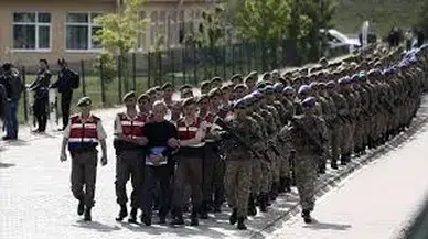 Astsubaylıktan geldi, dün generalliğe terfi etti, darbe girişiminde adı geçince ihraç edildi