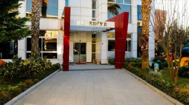 Seferihisar Belediyesi'ne operasyon: 6 kişi gözaltına alındı