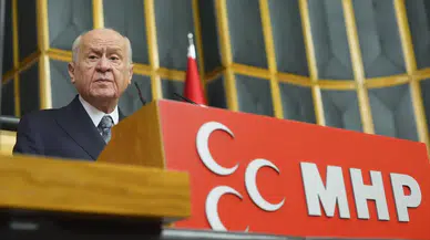 Hürriyet yazarından Bahçeli'ye: AKP'nin Noel Babası gibi