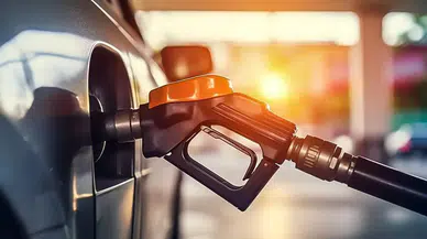 Benzin ve motorine zam bekleniyor: Pompaya yansıyacak yeni fiyatlar belli oldu