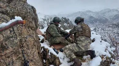Kar kış demeden operasyon yapıyorlar !
