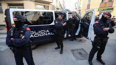 Katalan polisi: Barcelona saldırısının zanlısı çalıntı arabayla kaçtı