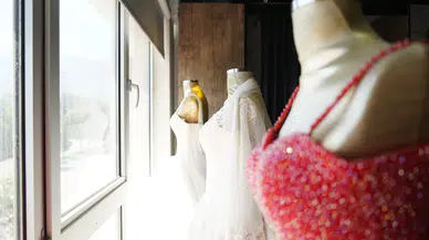 Yunusemre Belediyesi'nden Evlilik Hazırlığına Uygun Fiyatlı Gelinlik ve Kıyafet Kiralama Desteği