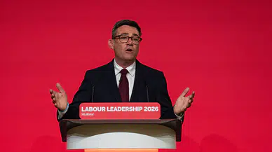 Andy Burnham, Kral III. Charles'tan görev alarak İngiltere'nin yeni başbakanı oldu
